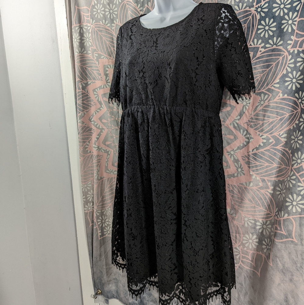 GAP - Black Floral Lacey Maternity Dress - NWT - Small - Picture 3 of 12